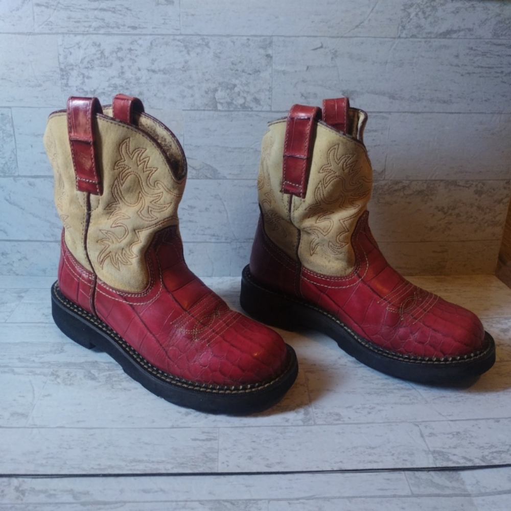 Ariat FatBaby Alligator Print Red and Cream Suede Leather youth size 3 Cowgirlbo